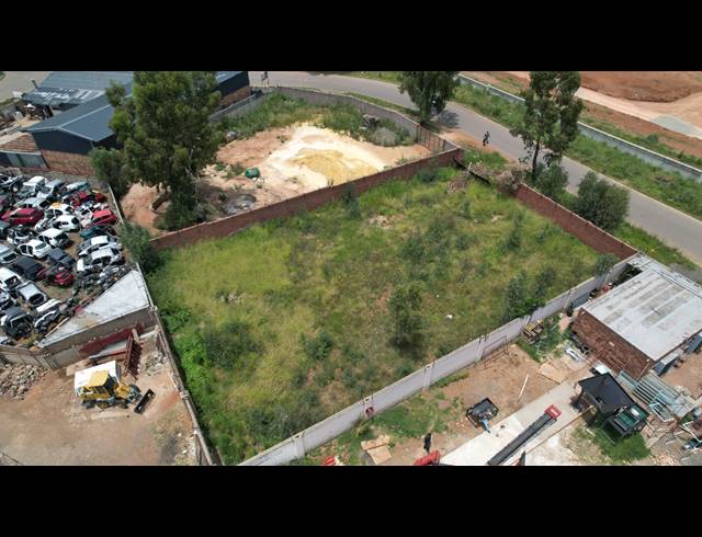 1,000M² INDUSTRIAL YARD TO LET IN ALRODE SOUTH